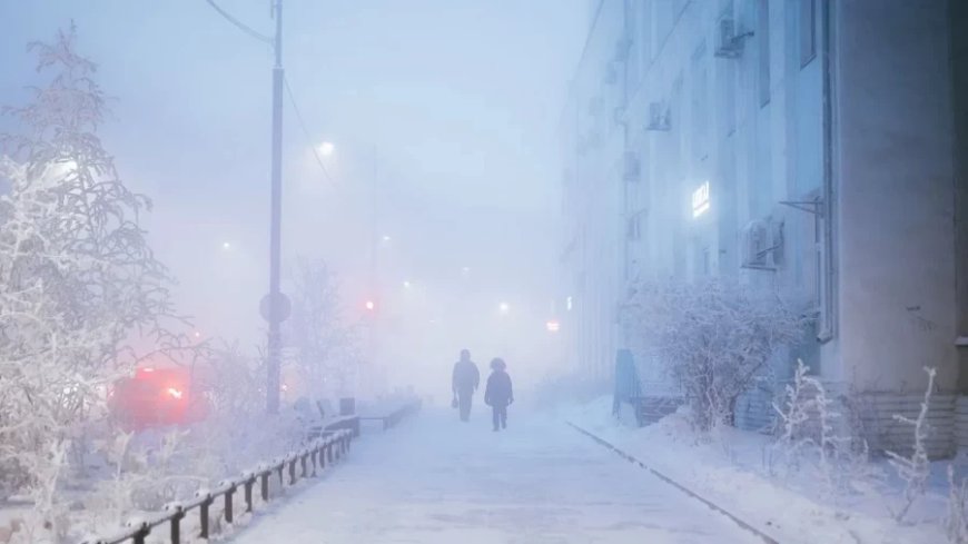 Siberia Cold Wave:साइबेरिया में रिकॉर्ड तोड़ ठंड: -56°C तापमान, स्कूल बंद, लोग घरों में कैद