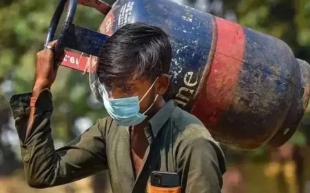 Gas Cylinder:नए साल में महंगाई का झटका: कमर्शियल गैस सिलेंडर 28 महीने में सबसे महंगा