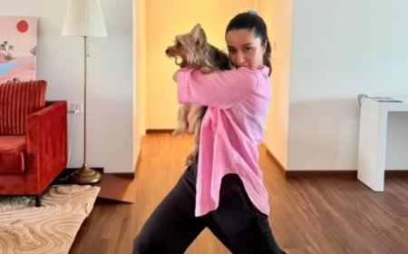 Shraddha Kapoor News:अस्पताल के बाहर पिता शक्ति कपूर के साथ दिखीं श्रद्धा कपूर, कैमरों पर भड़कीं अभिनेत्री, वीडियो वायरल