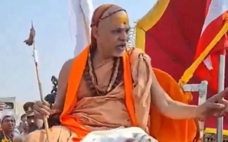 Prayagraj Magh Mela:प्रयागराज माघ मेला: शंकराचार्य को स्नान से रोका, पुलिस पर साधुओं को पीटने का आरोप, धरने पर बैठे