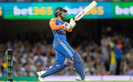:T20 WC 2026: अभिषेक शर्मा ही नहीं, पूरी टीम इंडिया से डरा पाकिस्तान! कामरान अकमल का बड़ा बयान