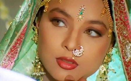 :बॉर्डर 2 के बीच याद आईं 'जाते हुए लम्हों' वाली शरबानी मुखर्जी, अब बदल गया है लुक