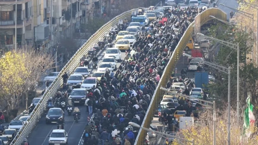 Iran Protest:ईरान में भड़का हिंसक आंदोलन, ग्रामीण इलाकों तक फैला विरोध, 7 की मौत