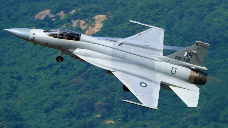 JF-17 Fighter Jets:भारत से संघर्ष के बाद JF-17 फाइटर जेट्स की मांग बढ़ी: पाकिस्तान का दावा, 6 मुस्लिम देशों से चल रही बात