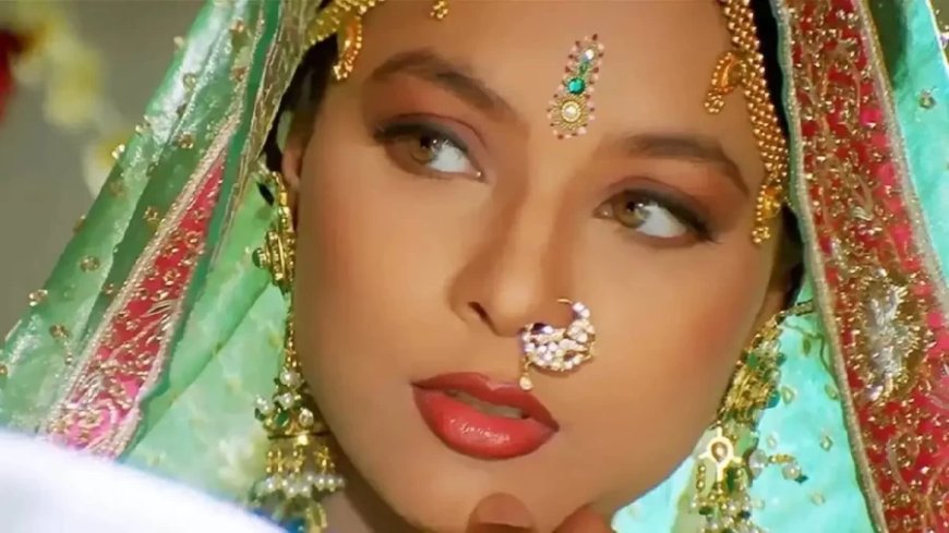 :बॉर्डर 2 के बीच याद आईं 'जाते हुए लम्हों' वाली शरबानी मुखर्जी, अब बदल गया है लुक