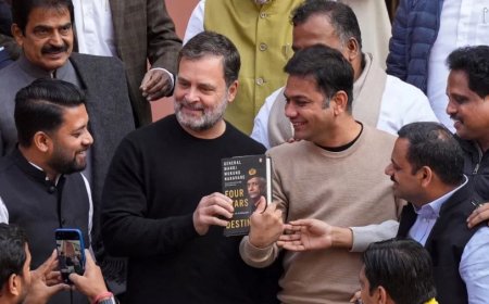 नरवणे की किताब लीक मामला: FIR दर्ज, पेंगुइन ने प्रकाशन से किया इनकार