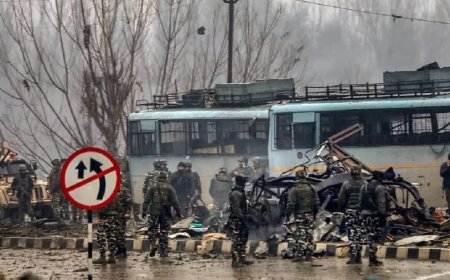 पुलवामा हमले की सातवीं बरसी: घाटी में सुरक्षा कड़ी, शहीदों को दी श्रद्धांजलि