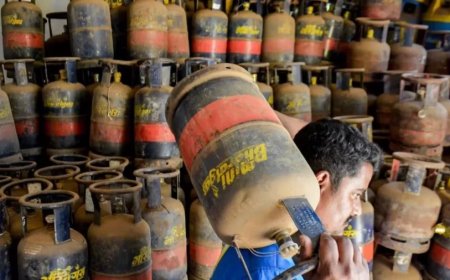 भारत में एलपीजी उत्पादन 10 प्रतिशत बढ़ा, सरकार ने किल्लत की खबरें नकारीं
