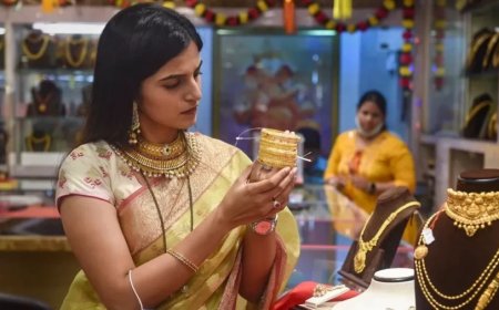 सोने की कीमतों में गिरावट, चांदी के दाम ₹1500 बढ़े, जानें ताजा भाव