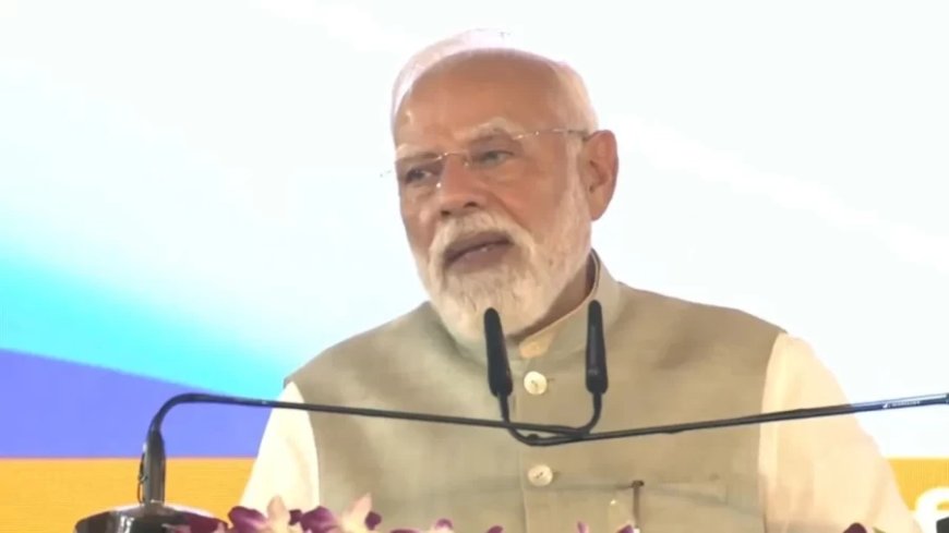 कोलकाता में पीएम मोदी: ₹18,000 करोड़ की परियोजनाएं और टीएमसी पर प्रहार