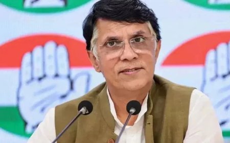 पवन खेड़ा के दिल्ली आवास पहुंची असम पुलिस, सीएम की पत्नी पर लगाए थे आरोप