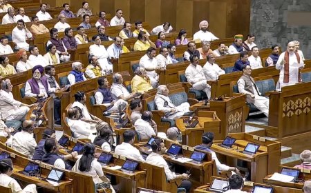 महिला आरक्षण कानून 2023 देशभर में लागू: केंद्र सरकार ने जारी किया नोटिफिकेशन, जानें विवरण