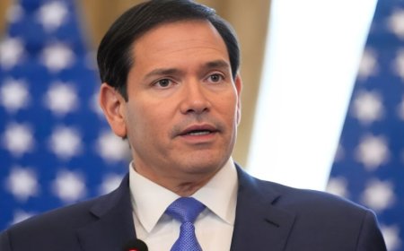 होर्मुज स्ट्रेट पर ईरान की शर्तें 'अस्वीकार्य', ट्रंप ने बुलाई हाई-लेवल मीटिंग