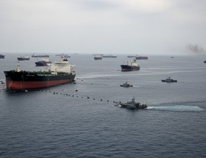 होर्मुज जलडमरूमध्य संकट: 6 महीने तक बाधित रहेगा वैश्विक तेल व्यापार, बिछी हैं माइंस