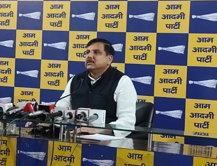 AAP संकट: 'पहले इस्तीफा दें, फिर कहीं जाएं', संजय सिंह का बागी सांसदों को अल्टीमेटम