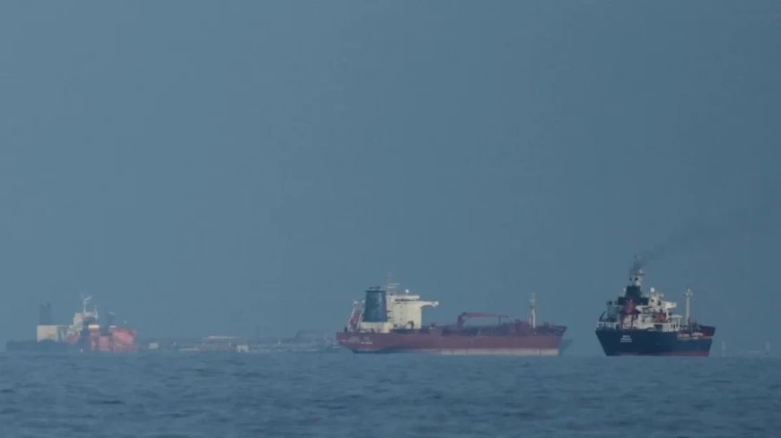 होर्मुज जलडमरूमध्य पर तनाव: ईरान की मनमानी पर भड़का UAE, दी कड़ी चेतावनी