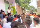 मथुरा में अमानवीयता: नर्सरी छात्रा ने की उल्टी, स्कूल ने मां से लगवाया पोछा