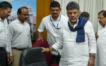 कर्नाटक में डीके शिवकुमार डिप्टी सीएम पद के खिलाफ कैबिनेट लिस्ट के लिए आलाकमान की मांग