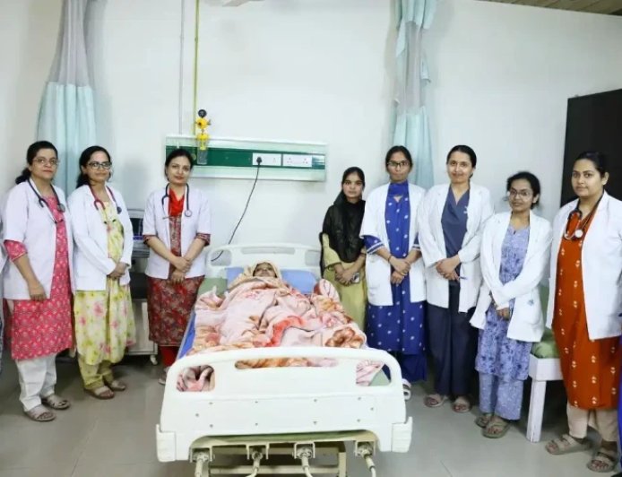मुरादाबाद में चिकित्सा जगत का चमत्कार: 5 दिन में महिला ने 4 बच्चों को दिया जन्म, सभी की नॉर्मल डिलीवरी