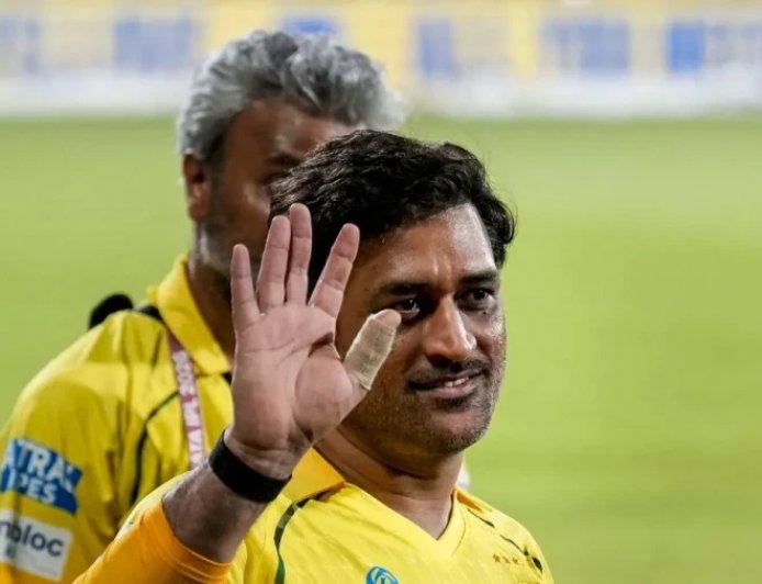 IPL के इतिहास में पहली बार 'धोनी विहीन' रहा CSK का पूरा सीजन, टूट गया करोड़ों फैंस का दिल