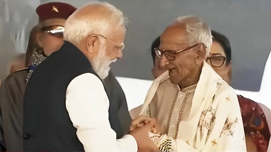 पीएम मोदी ने छुए 98 वर्षीय माखनलाल सरकार के पैर, जानिए कौन हैं ये दिग्गज नेता