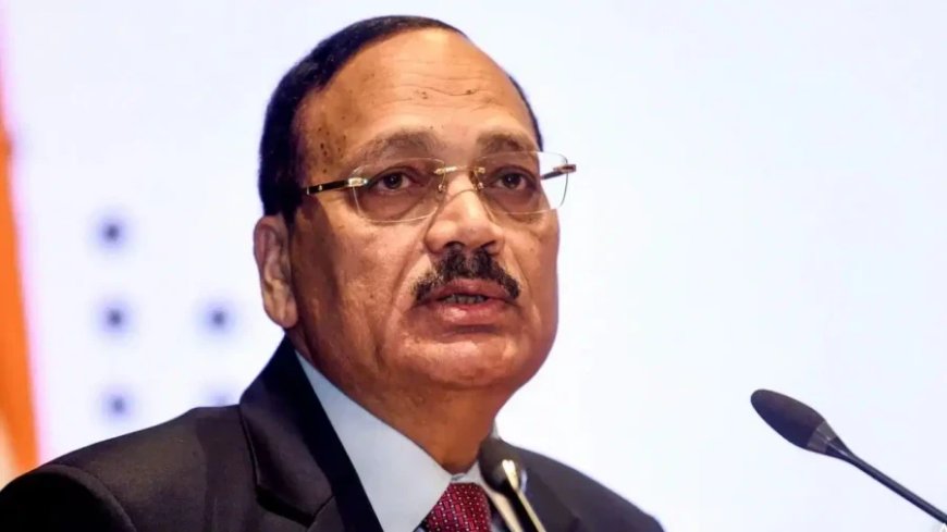 CJI सूर्य कांत ने कॉकरोच वाली टिप्पणी पर दी सफाई, युवाओं को बताया विकसित भारत का स्तंभ