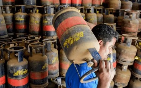 कमर्शियल एलपीजी की कीमतों में जबरदस्त उछाल: 6 महीने में 97 % महंगा हुआ 19 किलो का सिलेंडर