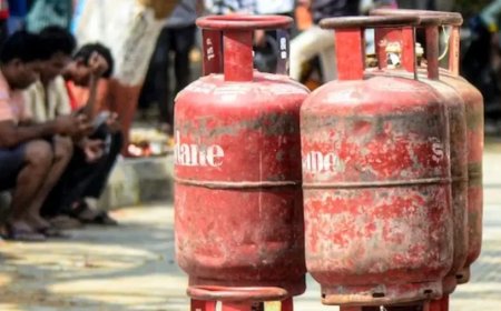 एलपीजी सिलेंडर के दाम बढ़े: सरकार का दावा दुनिया में सबसे सस्ता है भारत में खाना पकाने का गैस