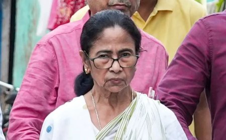 ममता बनर्जी का 'खेला' संकट में: TMC के 58 विधायकों और 19 सांसदों की बगावत से हिली पार्टी की नींव