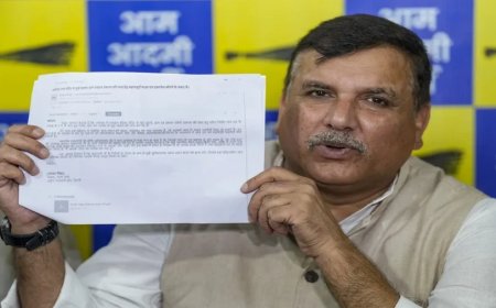राम मंदिर चढ़ावा चोरी: संजय सिंह आज SIT को सौंपेंगे सबूत, रिपोर्ट में बड़े खुलासे