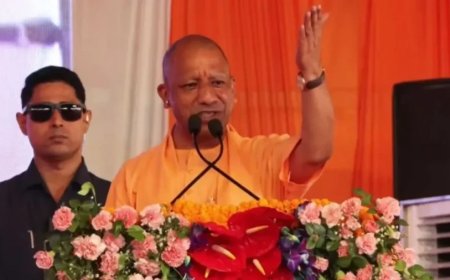 सीएम योगी का अखिलेश यादव पर तीखा हमला बोले रामभक्तों पर गोली चलवाने वाले अयोध्या की चिंता न करें