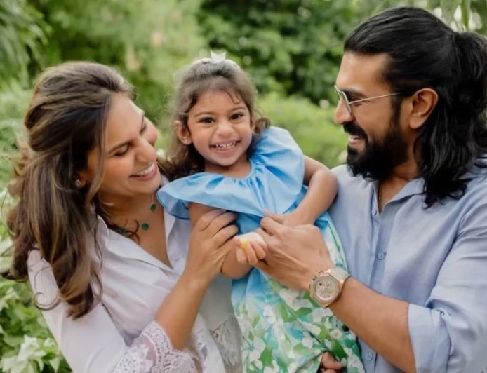 राम चरण और उपासना ने पहली बार दिखाया बेटी क्लिनकारा का चेहरा, जन्मदिन पर शेयर की खास फोटो