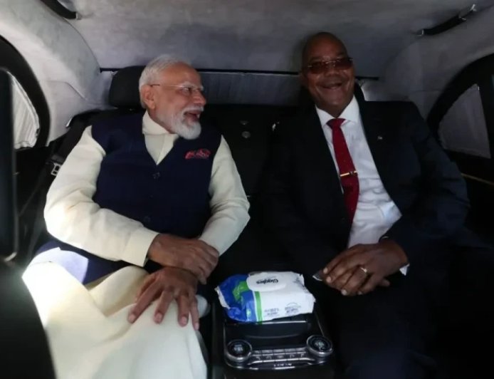पीएम मोदी का सेशेल्स में भव्य स्वागत: राष्ट्रपति हर्मिनी के साथ दिखी कार डिप्लोमेसी