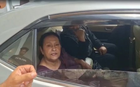 जौहर यूनिवर्सिटी पहुंचीं तंजीन फातिमा, 38 इमारतों को गिराने के नोटिस पर पुलिस को दिखाया बाहर का रास्ता