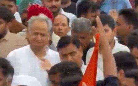 जयपुर में कांग्रेस का उग्र प्रदर्शन: डोटासरा से धक्का-मुक्की और वाटर कैनन का इस्तेमाल