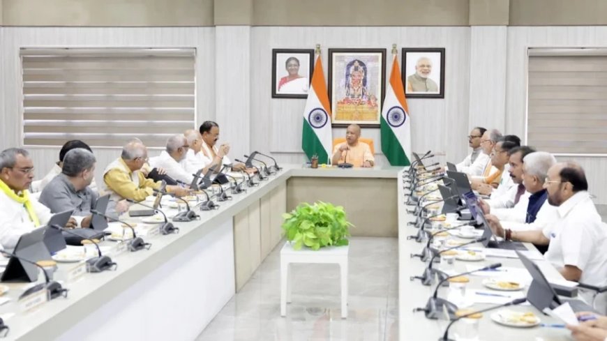 यूपी कैबिनेट का बड़ा फैसला: मेधावी छात्राओं को मिलेगी मुफ्त स्कूटी, 18 प्रस्तावों को मिली मंजूरी