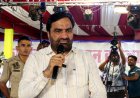 हनुमान बेनीवाल ने चूरू में मंच पर फेंका माइक, शोर से नाराज होकर बीच में छोड़ा कार्यक्रम