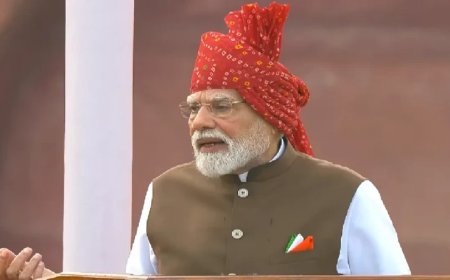 80वें स्वतंत्रता दिवस पर पीएम मोदी ने 13वीं बार फहराया तिरंगा