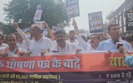 राजस्थान विधानसभा मानसून सत्र: टीकाराम जूली के नेतृत्व में कांग्रेस विधायकों का पैदल मार्च