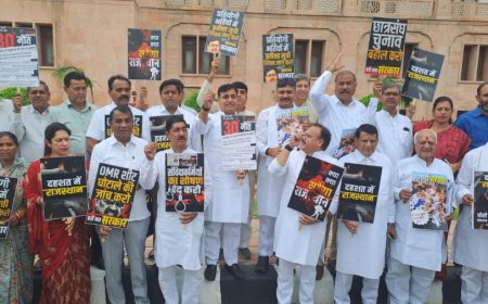 राजस्थान विधानसभा सत्र: कांग्रेस का मटके और पोस्टरों के साथ जोरदार प्रदर्शन