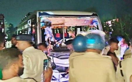 बेतिया सड़क हादसा: ऑर्केस्ट्रा देख रही भीड़ को बस ने कुचला, 5 की मौत
