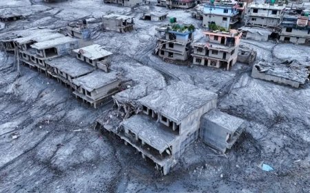 नेपाल बाढ़: 11 बैंकों की 17 शाखाएं तबाह, 35 कर्मचारी लापता और करोड़ों की नकदी बही