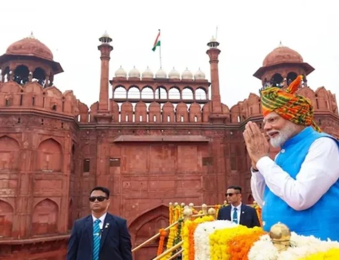 लाल किले से पीएम मोदी का आह्वान: 2047 तक विकसित भारत का संकल्प