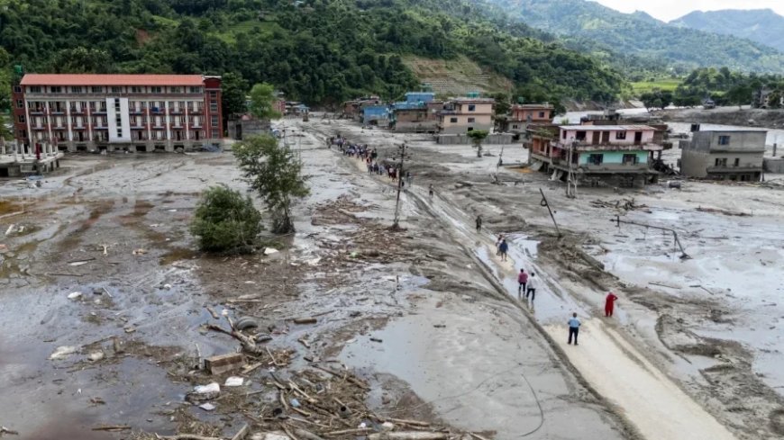 नेपाल बाढ़ का कहर: मृतकों की संख्या 400 के करीब, चीन ने दी नई तबाही की चेतावनी