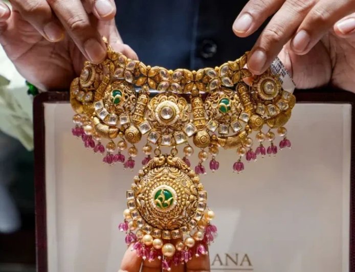 सोने की कीमतों में हलचल: डॉलर और मिडिल ईस्ट संकट तय करेंगे सर्राफा बाजार की दिशा