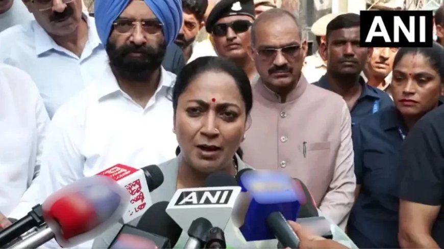 सत्य निकेतन हादसा: सीएम रेखा गुप्ता ने लिया जायजा, पांच मंजिला इमारतों को सील करने के निर्देश