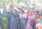 जेएनयू प्रकरण: कांग्रेस सांसद की गिरफ्तारी की मांग को लेकर जयपुर में भाजपा महिला मोर्चा का उग्र प्रदर्शन