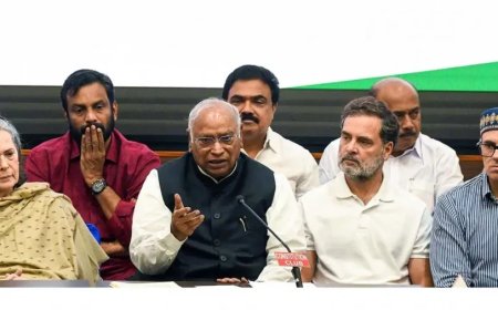 संसद से चुनाव आयोग तक इंडिया ब्लॉक का मार्च, मतदाता सूची पर बड़ा प्रदर्शन