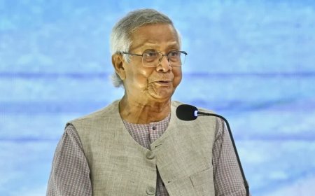 न्यूयॉर्क एयरपोर्ट पर मोहम्मद यूनुस का भारी विरोध, प्रदर्शनकारियों ने कहा आतंकवादी