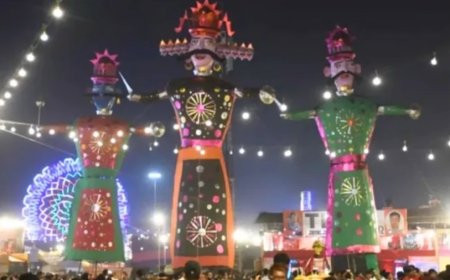 दिल्ली रामलीला में जलेगा 30 फीट का कॉकरोच, गंदगी के खात्मे का संदेश